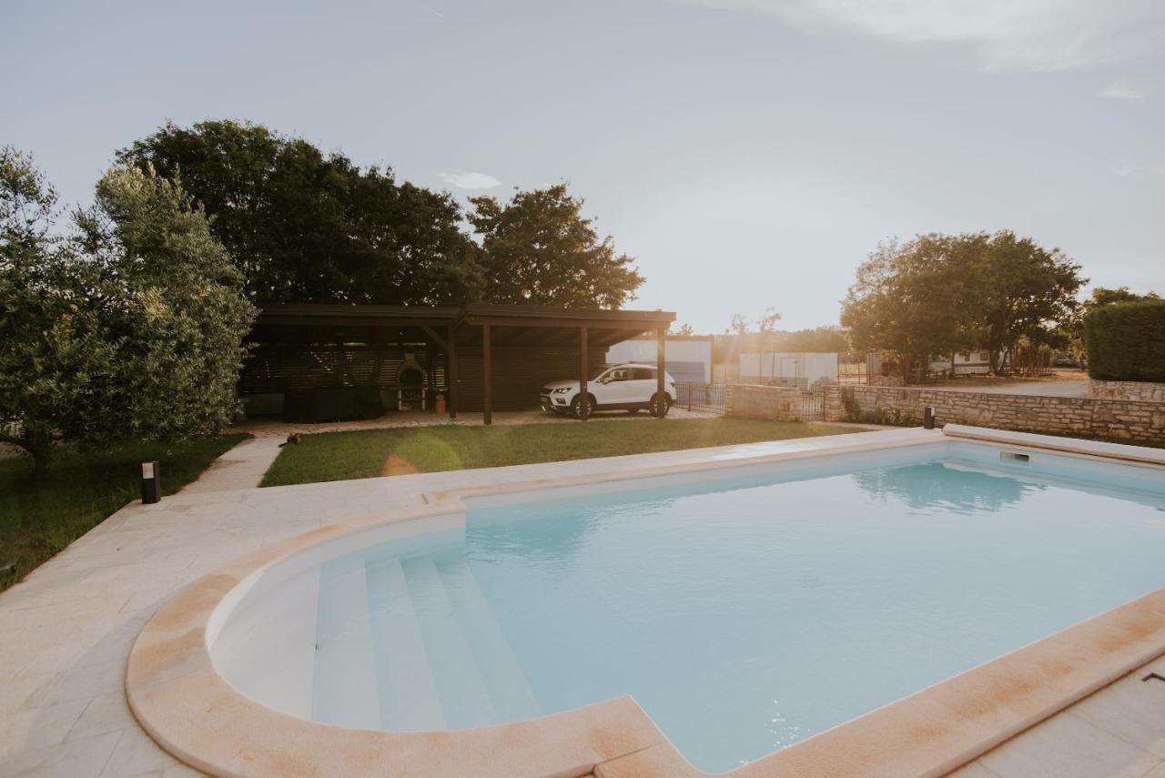 Villa Daisy Tar-Vabriga Extérieur photo